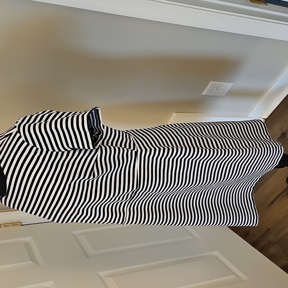 Dress - Picture 5 of 15